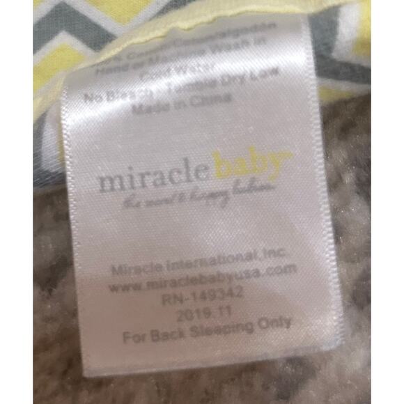 Miracle Blanket Yellow & Gray Chevron Pattern Swaddle Wrap - Picture 3 of 4